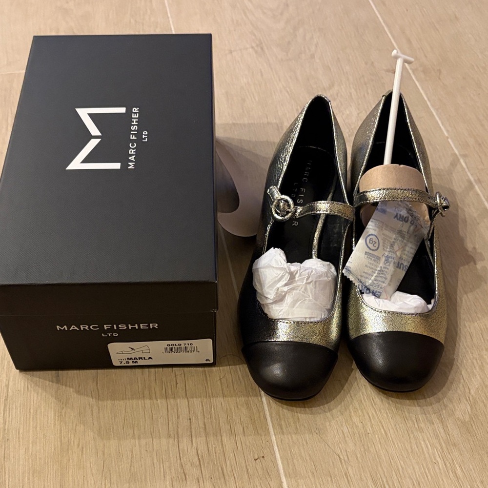 Marc Fisher Women's Metallic Silver and Black Flats